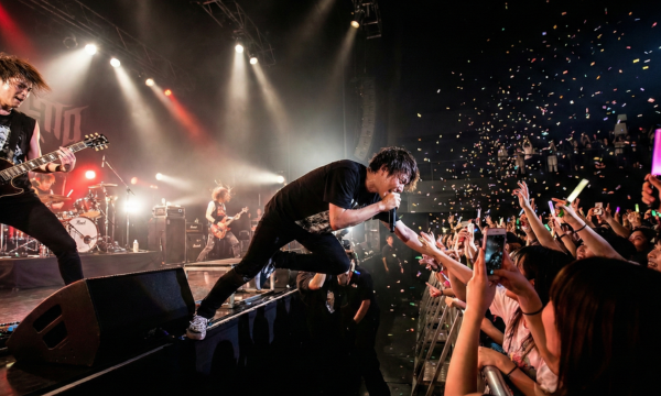 アリーナ席で最高の臨場感を味わえるイメージ画像